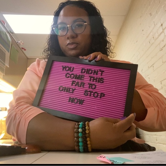 Meet your Posher, Anna - Picture 2 of 2